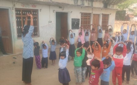 आयुष्मान आरोग्य मंदिर आरोग्यं परमं धनम् (उपस्वास्थ्य केन्द्र ) खोहरा योग प्रशिक्षिका ने कराया योग