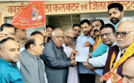 सिंधी समाज ने निकला आक्रोश मार्च, ज्ञापन सौंपा