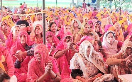 भागवत कथा में सजाई कृष्ण रूक्मिणी की झांकी, जयकारों से माहौल भक्तिमय