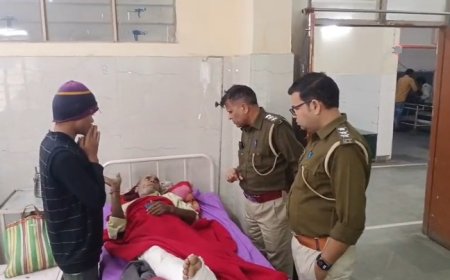 वर्ल्ड विलनेस डे पर अलवर RTO विभाग की अनोखी पहल, मरीजों को रोड सेफ्टी समझाई और बांटे फल