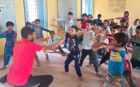 आयुष्मान आरोग्य मंदिर (उपस्वास्थ्य केन्द्र )  दिवली योग प्रशिक्षक ने कराया योग