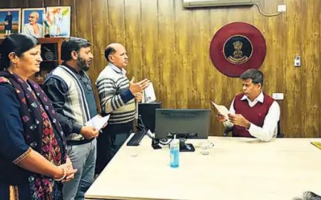 बीएलओ की आत्महत्या मामले की निष्पक्ष जांच कराने की मांग, एडीएम को ज्ञाप