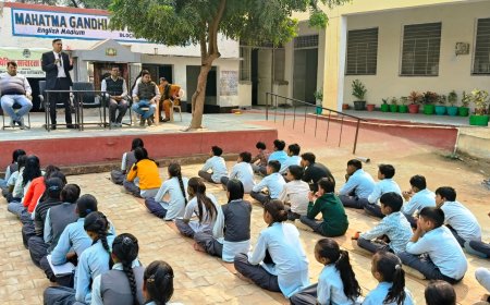 महात्मा गांधी विद्यालय इकरन में विधिक जागरूकता शिविर आयोजित