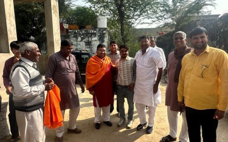 जयबीर सिंह चौधरी के भाई जोगेंद्र सिंह के विवाह समारोह में पहुंचे संत भास्कर भारद्वाज एवं पूर्व विधायक रामहेत सिंह यादव