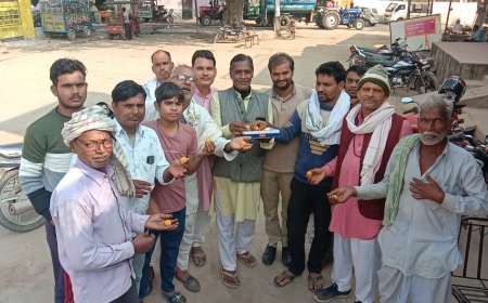 प्रकाश गंगावत को कांग्रेस जिलाध्यक्ष बनाए जाने पर लोगों ने जताई खुशी और बांटी मिठाइयां