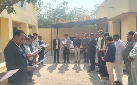 लक्ष्मणगढ़ के न्यायालय परिसर तालुका विधिक सेवा समिति द्वारा मनाया संविधान दिवस मनाया