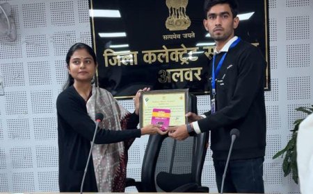 कठूमर क्षेत्र के पांच बीएलओ को जिला कलेक्टर ने किया सम्मानित