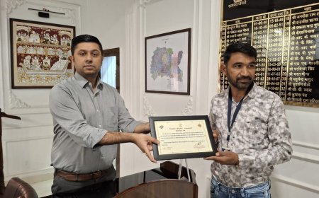 जगदीश जाट को मुख्य निर्वाचन अधिकारी व जिला कलेक्टर ने किया सम्मानित