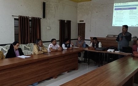 पाली पंचायत समिति सभागार मे बीएलए का हुआ  विशेष प्रशिक्षण, राजनैतिक दलो के अभिकर्ताओ ने लिया भाग।