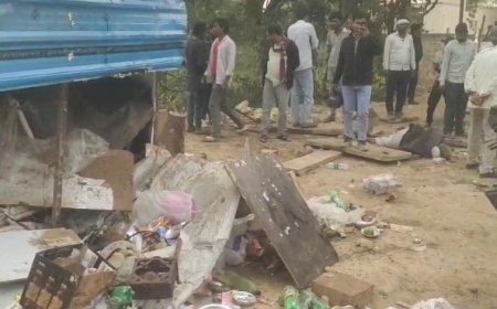 सड़क दुघर्टना में एक की मौत आधा दर्जन घायल