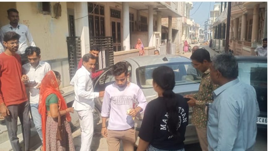 सैनिक कॉलोनी जा रही कार दुर्घटनाग्रस्त, चार घायल