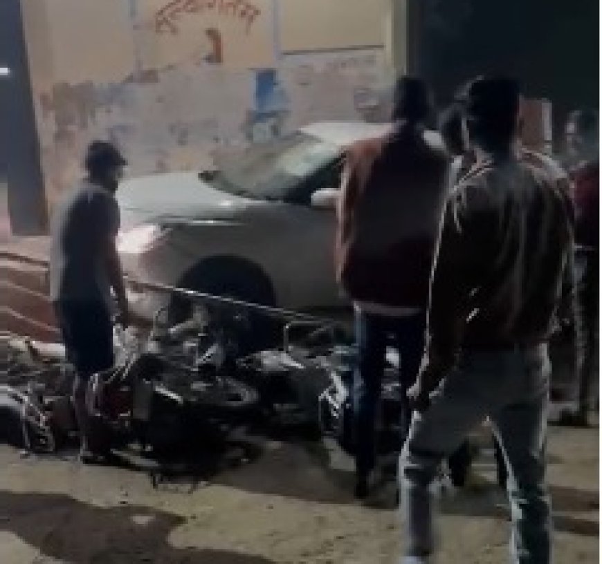 नवीन रोडवेज बस स्टैंड परिसर में स्थित अन्न पूर्णा एवं रैन बसेरे पर जाने वाले रैंप पर लगी रैलिंग को कार की टक्कर देकर किया क्षतिग्रस्त