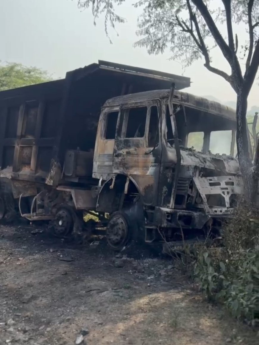 नारायणपुर में ट्रक दुर्घटनाग्रस्त होकर जलकर राख, चालक ने कूदकर बचाई जान