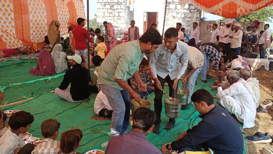 चौमा रोड़ हनुमान मंदिर पर हुआ भंडारे का आयोजन