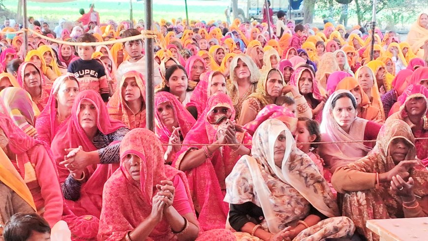 भागवत कथा में सजाई कृष्ण रूक्मिणी की झांकी, जयकारों से माहौल भक्तिमय