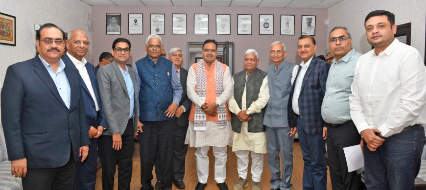 सांसद अग्रवाल के नेतृत्व में टेक्सटाइल उद्घमियो ने मुख्यमंत्री के समक्ष रखी औद्योगिक समस्याऐ