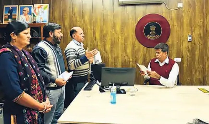 बीएलओ की आत्महत्या मामले की निष्पक्ष जांच कराने की मांग, एडीएम को ज्ञाप