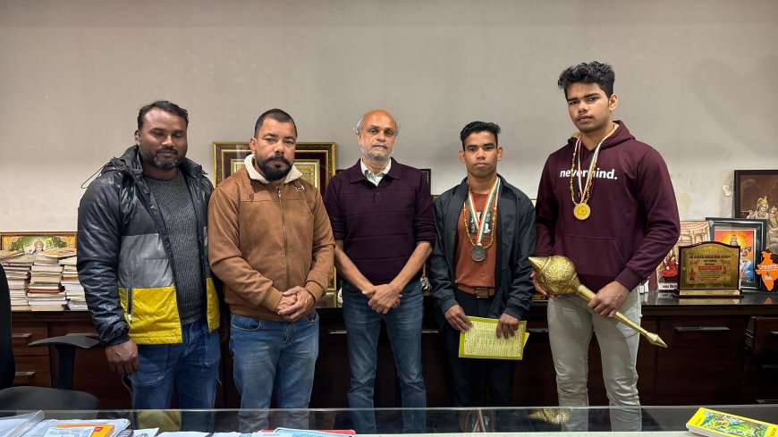 विधायक अशोक कोठारी ने मेवाड़ बाल केसरी अखिल यादव मेवाड़ ग्रीको निखिल यादव दोनों भाइयों का किया सम्मान