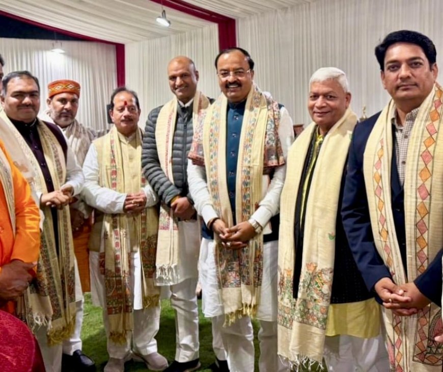 बिहार चुनाव की जीत पर  दिल्ली में आयोजित धन्यवाद बैठक में शामिल हुये सांसद अग्रवाल