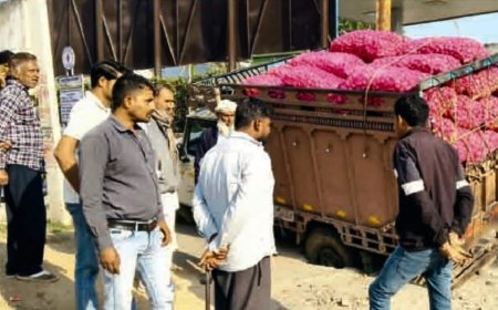 टूटे रैंप में फंसी पिकअप बड़ा हादसा होते-होते टला