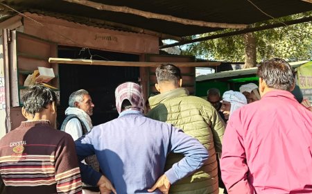 चाय बनाने वाले के खोखे में रखा सिलेंडर चोरी