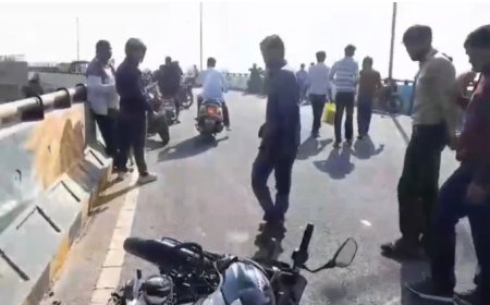 बाईक डिवाइडर से टकराई, युवक की मौके पर दर्दनाक मौत