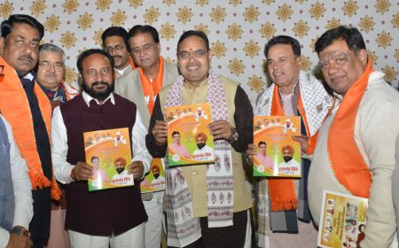 विधायक सुखवंत सिंह ने रामगढ़ विधानसभा क्षेत्र में  215 करोड़ रुपये के कार्य कराये स्वीकृत, मुख्यमंत्री आवास पर हुआ एक वर्ष के विकास कार्यों की पुस्तिका का विमोचन