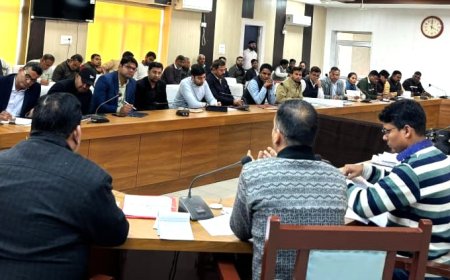 दो चरणों में होगी जनगणना, देनी होंगी 33 प्रकार की जानकारियां; जनगणना 2027 के कार्यों में नहीं बरतें लापरवाही - एडीएम