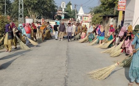 खैरथल नगर परिषद द्वारा सरकार के दो वर्ष पूर्ण होने पर व्यापक स्वच्छता अभियान