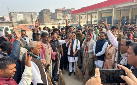 विधायक राजेंद्र मीणा के नेतृत्व में भाजपा कार्यकर्ताओं ने सुशासन पखवाड़ा के तहत सफाई कर सुशासन रथ को हरी झंडी दिखाकर किया रवाना