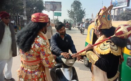सड़क सुरक्षा अभियान; यमराज एवं चित्रगुप्त के पात्रों के माध्यम से सुरक्षा नियमों का समझाया महत्व