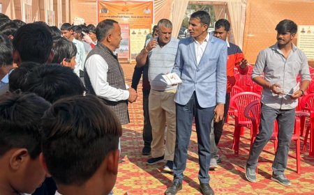 विद्यालय के बच्चों ने देखी जिला स्तरीय प्रदर्शनी