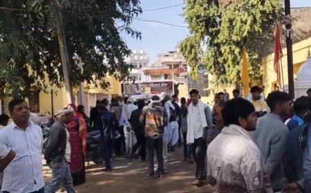 बालिका की संदिग्ध मौत से आक्रोश, ग्रामीणों का अस्पताल में विरोध प्रदर्शन