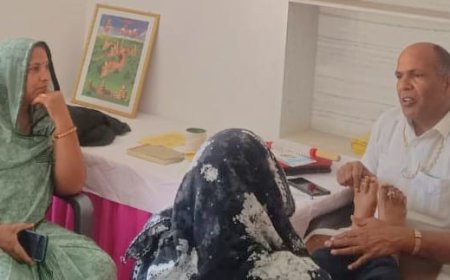 एक्यूप्रेशर चिकित्सा शिविर से आमजन को मिल रहा लाभ 