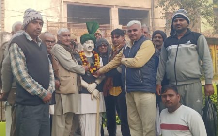 जनूथर में पूर्व प्रधानमंत्री चौधरी चरण सिंह की जन्म जयंती पर ग्रामीणों ने श्रद्धा सुमन किए अर्पित