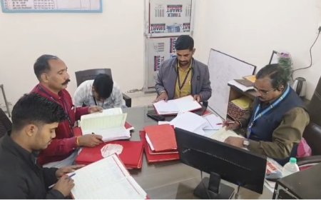 वरिष्ठ शासन सचिव और अतिरिक्त निदेशक के निरीक्षण के दौरान 43 अधिकारी और कर्मचारी मिले अनुपस्थित