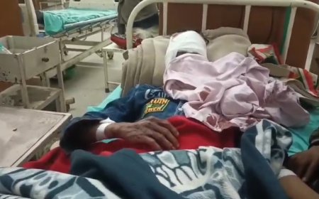 स्कूल दरवाजे पर 12वीं कक्षा के छात्र पर चाकू से किया जानलेवा हमला