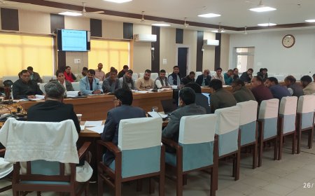 स्वास्थ्य सेवाओं में किसी भी प्रकार की लापरवाही स्वीकार्य नहीं-जिला कलक्टर