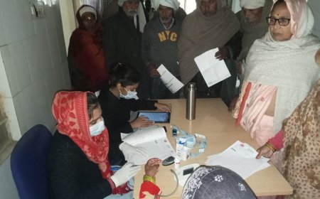 गोविंदगढ़ में लगा स्वास्थ्य शिविर, 104 मरीजों को मिला लाभ: विशेषज्ञ डॉक्टर्स ने बीपी, शुगर, स्पाइरोमीटर, समेत कई पेशेंट्स की जांच की