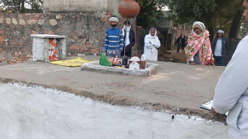 जिला कलेक्टर के आदेशों पर पटवारी ने मौके पहुंचकर रास्ते पर खातेदार काश्तकारों ने जताई सहमति