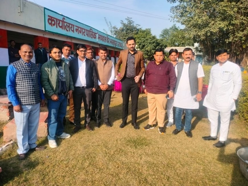 एसआईआर में शत प्रतिशत कार्य पूर्ण होने पर मनाया जश्न, जिला निर्वाचन अधिकारी की उपस्थिति में बीएलओ का किया सम्मान