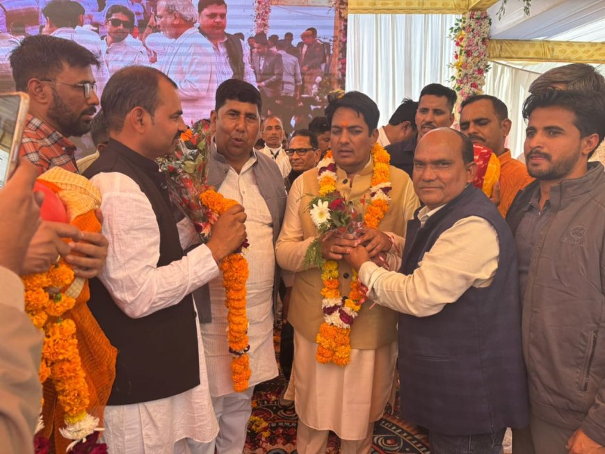 मंत्री अविनाश गहलोत के जन्मदिन पर झुंझुनू जिले से पहुंचे ग्रामीण जैतारण