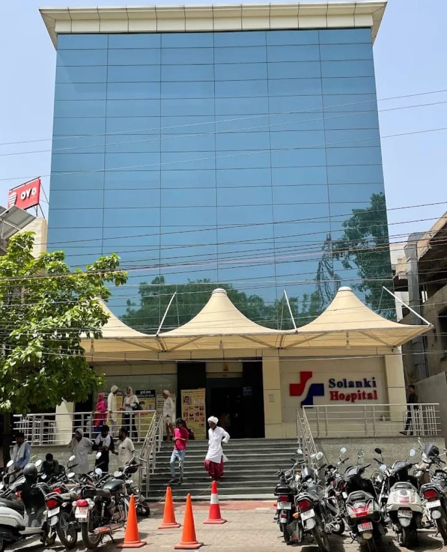 सोलंकी अस्पताल की कैंटीन में मिलावटी खाना परोसे जाने की शिकायत, फूड विभाग की टीम की कार्यवाही