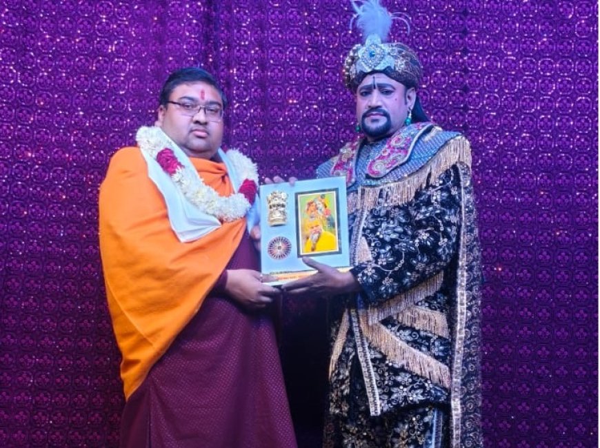 अंतरराष्ट्रीय जादूगर शिव कुमार ने मंच से की सनातन धर्म के कार्यों की सराहना