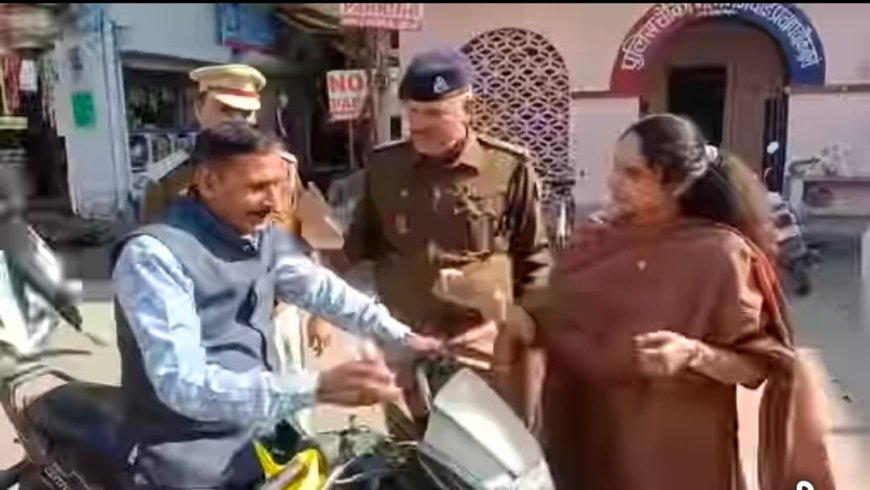 दुपहिया वाहन सवारों को दिए गुलाब के फूल और चॉकलेट: बारां में सड़क सुरक्षा विभाग ने 11 से 25 दिसंबर तक चलेगा अभियान