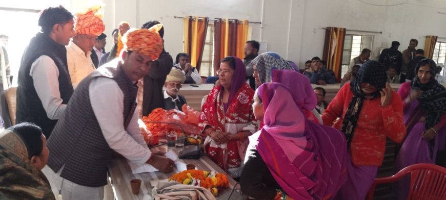 प्रधान शर्मा को विदाई, उपखंड अधिकारी मीणा ने संभाला पंचायत समिति का चार्ज