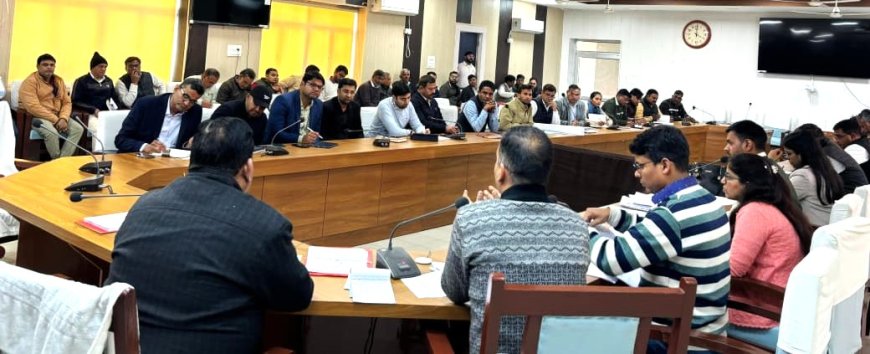 दो चरणों में होगी जनगणना, देनी होंगी 33 प्रकार की जानकारियां; जनगणना 2027 के कार्यों में नहीं बरतें लापरवाही - एडीएम