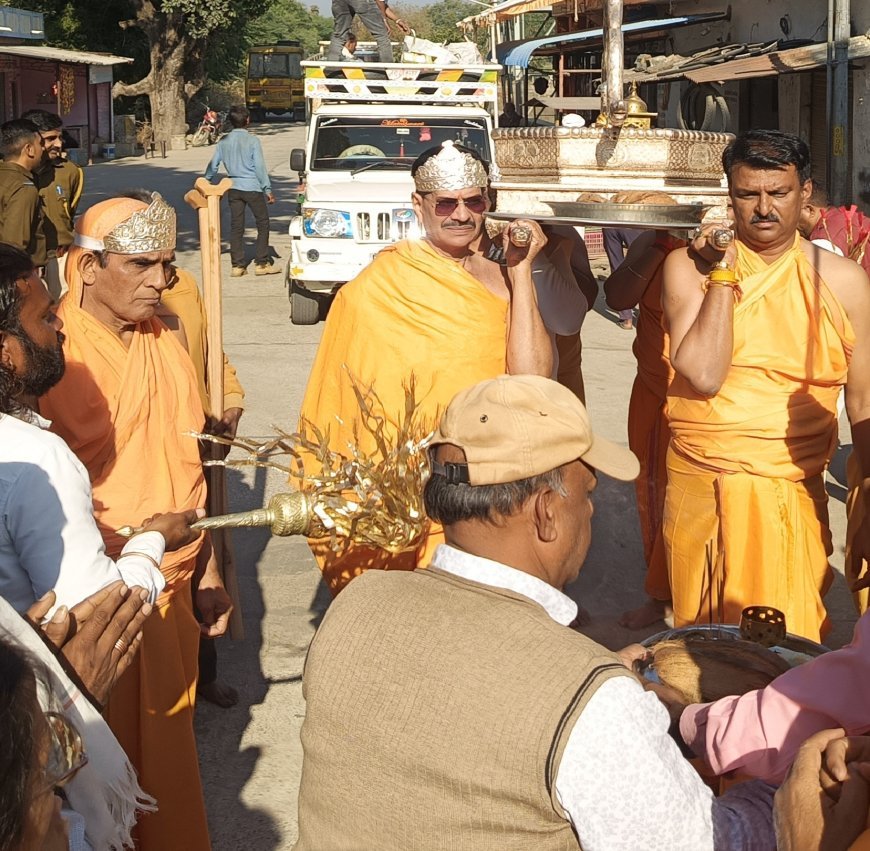 अंतिम दिन अडिन्दा पार्श्वनाथ मेले में खूब भीड़ जमी , भगवान केसरिया नाथ पार्श्वनाथ की शोभायात्रा निकाली