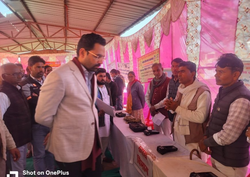 जिला कलक्टर ने ग्रामीण एवं शहरी समस्या समाधान शिविरों का किया निरीक्षण