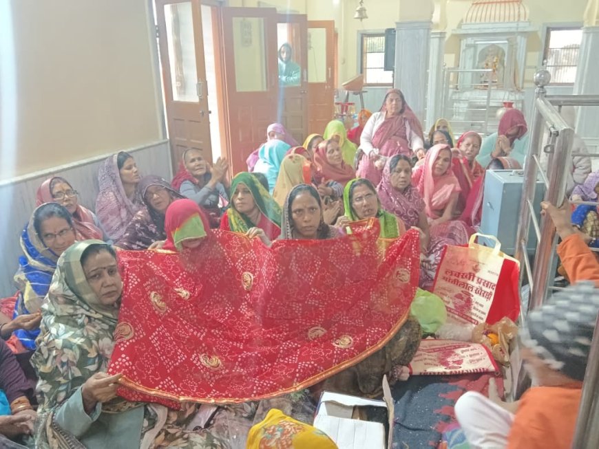 बाबा श्याम के दरबार  में  महिलाओं ने सजाई शाकंभरी माता की चुनरी